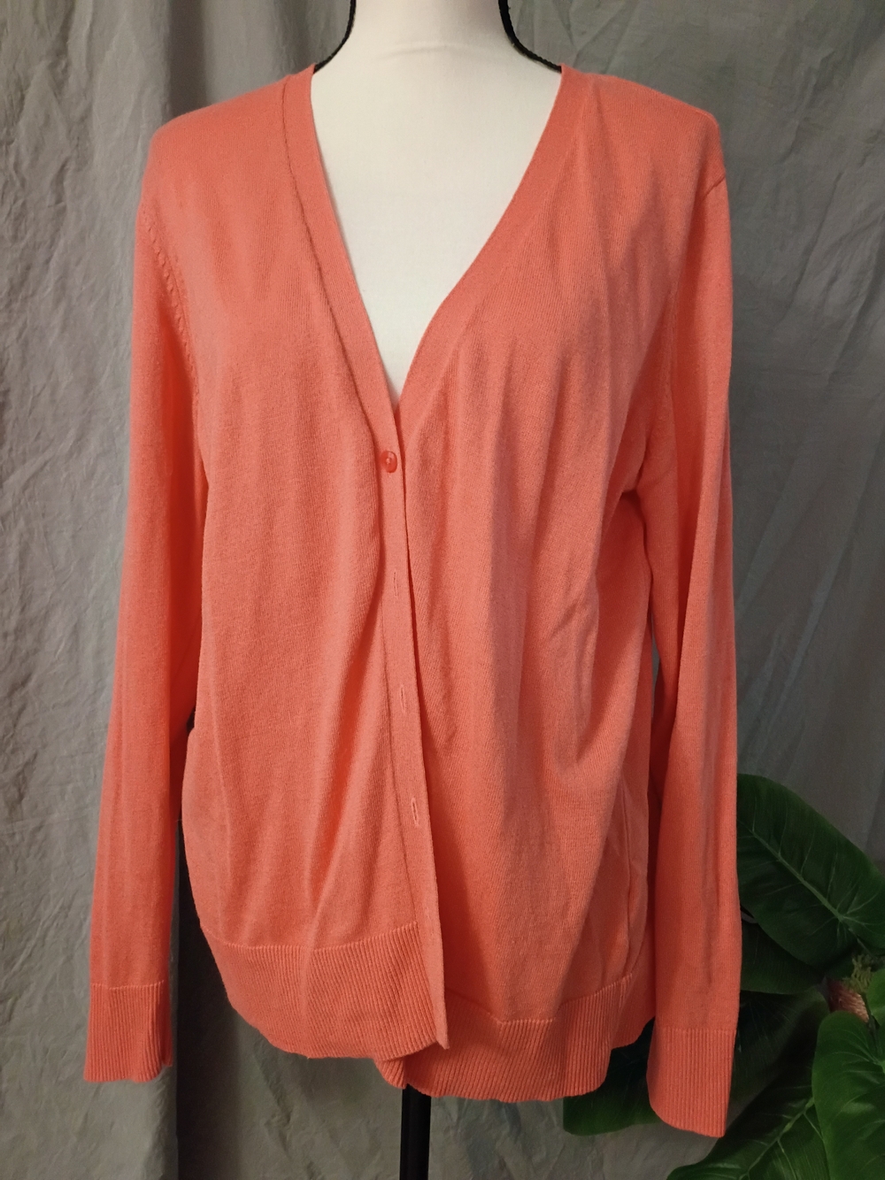 Amazon Essentials Coral V-Neck Lightweight Cardigan
